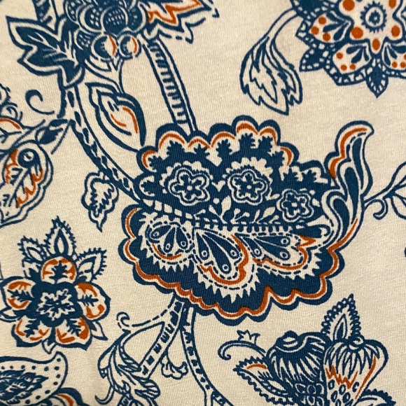 Blue Floral Patterned Top - Picture 2 of 7